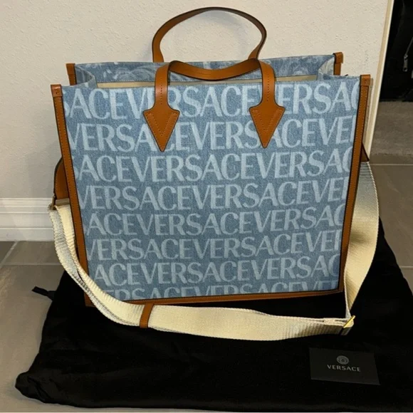❌SOLD❌ Versace all over denim tote - Picture 1 of 6